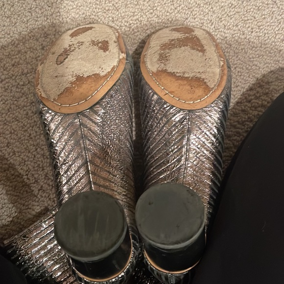 Isabelle marant size 39 silver/gunmetal booties - Picture 7 of 11